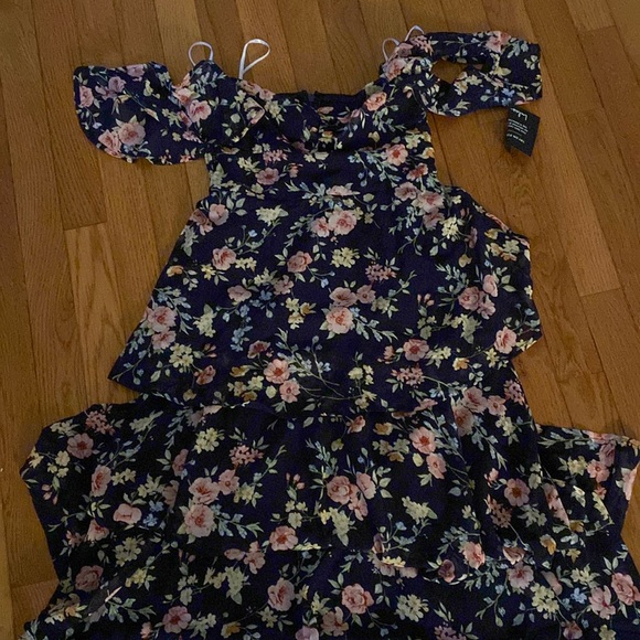 Lulus XS NAVY NEW FLORAL DRESS - Picture 1 of 5